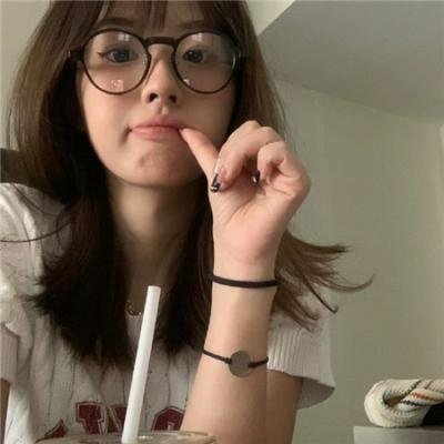 八岁萝莉找上门,孩子他妈是校花